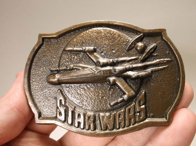 Nice Vintage 1977 Star Wars X-Wing Belt Buckle (1 of 2)