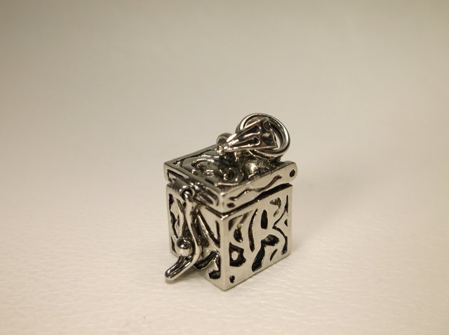 Nice Sterling Silver prayer Box Charm (1 of 1)