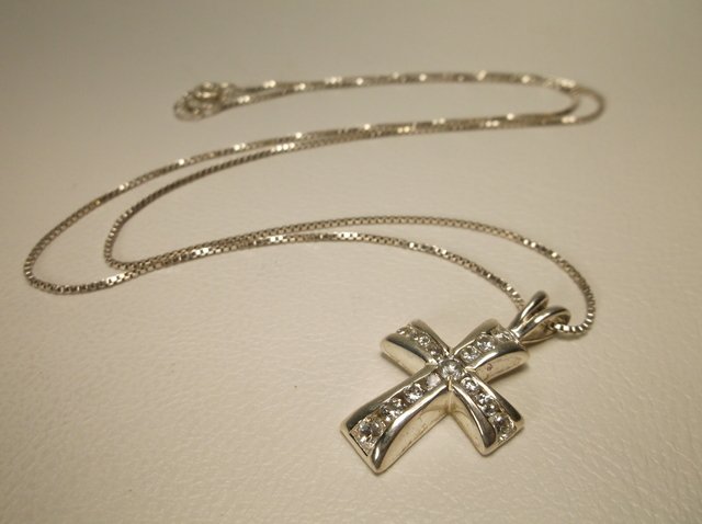 Nice Sterling Silver Cross Necklace (1 of 1)
