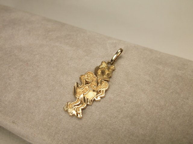 Beautiful 10kt Gold Daisy Duck Charm Disney (1 of 1)