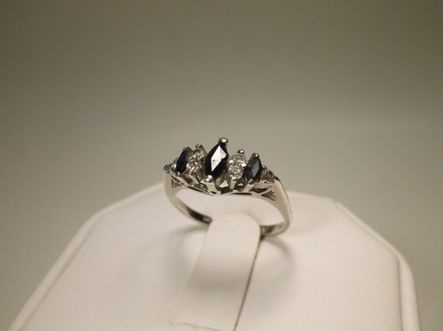 Beautiful Sterling Silver Sapphire Ring 6 (1 of 1)