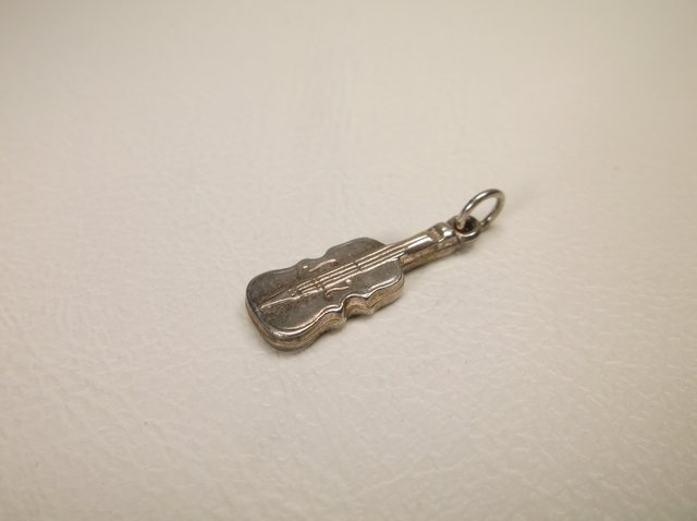 Antique Sterling Silver Violin Charm: .