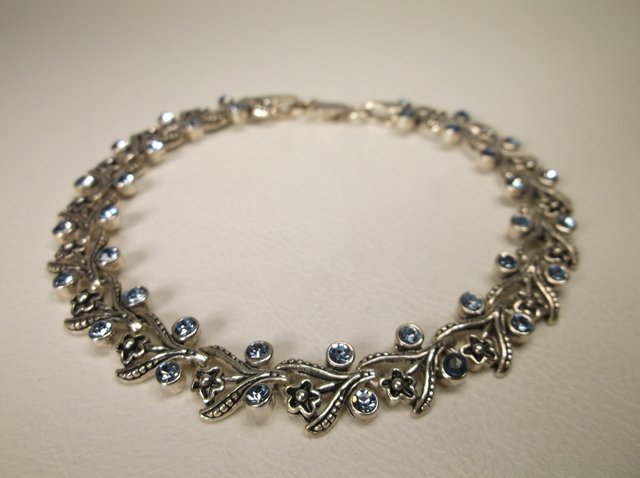 Beautiful Sterling Silver Bracelet Lavender Stones (1 of 1)