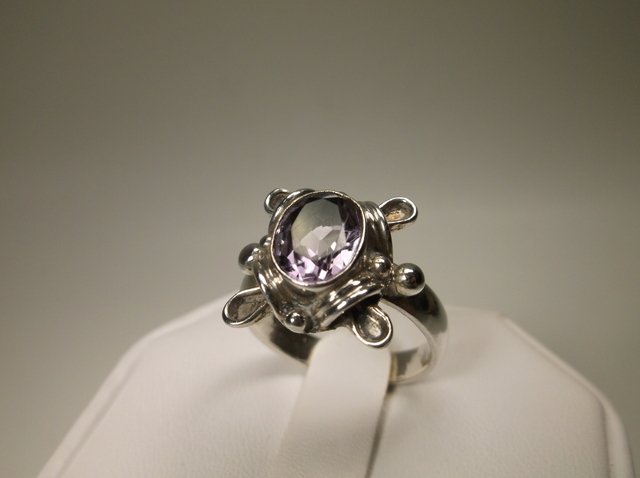 Gorgeous Sterling Silver Large Amethyst Ring 7.5 (1 of 1)
