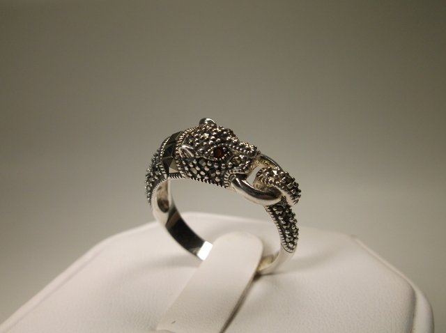 Gorgeous Sterling Silver Panther Jaguar Ring 9 (1 of 3)