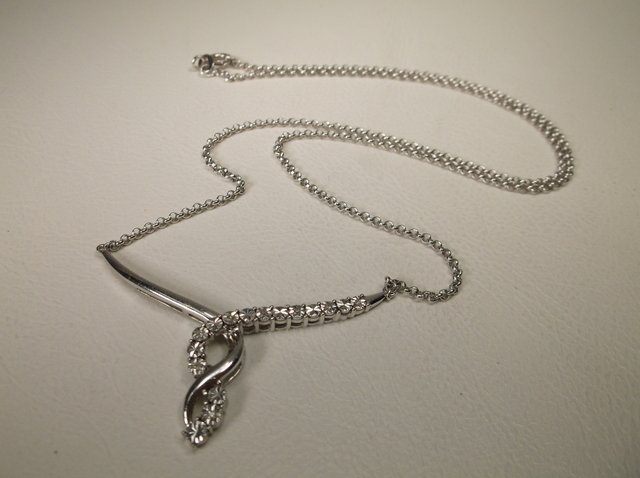 Beautiful Sterling Silver Genuine Diamond Necklace (1 of 2)