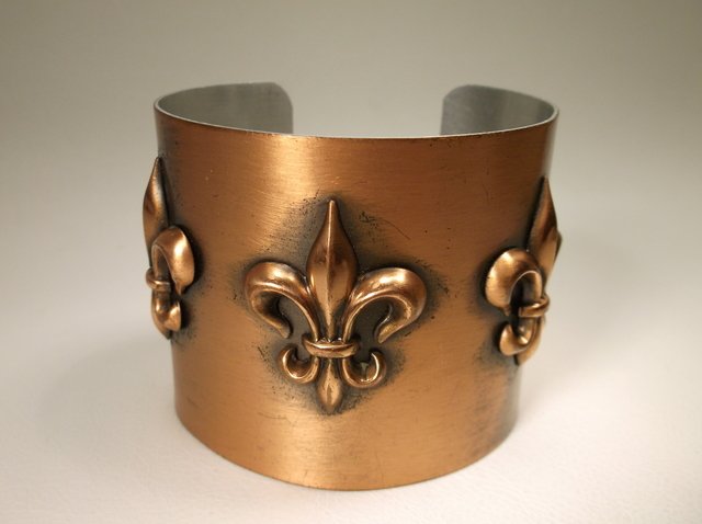 Nice Large Fleur De Lis Cuff Bracelet (1 of 1)