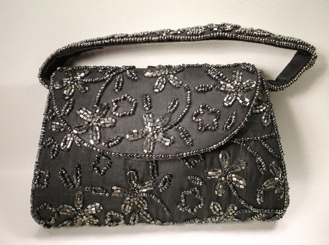 Nice Beaded Moyna Handbag Purse (1 of 2)