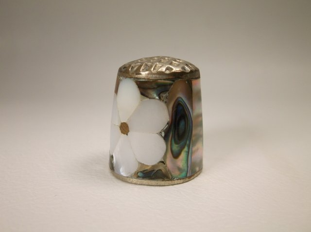 Vintage Abalone Sewing Thimble: .