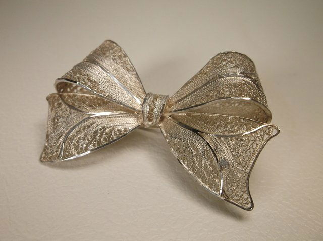 Gorgeous Antique Sterling Silver Bow Brooch Ornate (1 of 1)