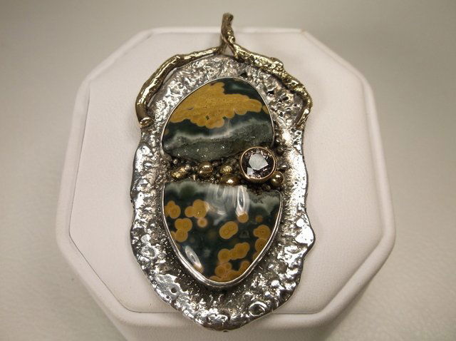 Stunn 14kt Gold Sterling Geode Topaz Artist Pendant (1 of 4)
