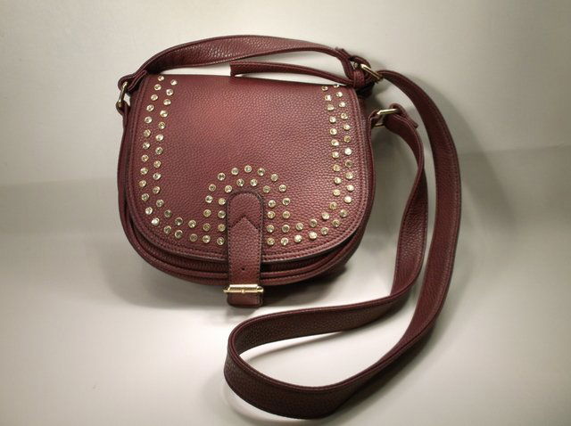 Gorgeous Studded Saddle Style Handbag Purse (1 of 3)