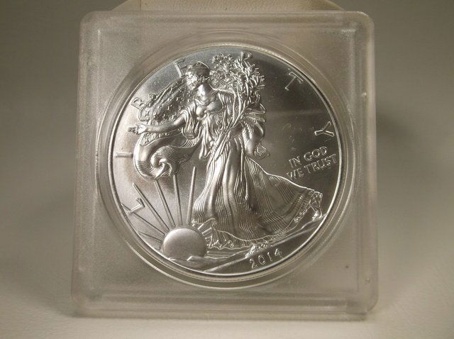 2014 US Silver Flying Eagle Coin Uncirc (1 of 2)