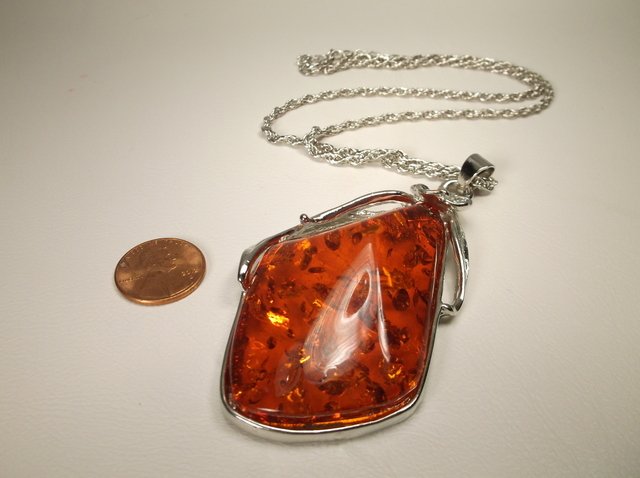 Beautiful Large Amber Style Necklace (1 of 1)