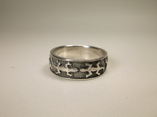 Nice Sterling Silver Lizard Band Ring 8 (1 of 1)