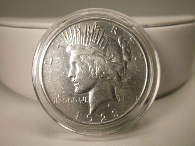 1923 D US Silver Peace Dollar (1 of 2)