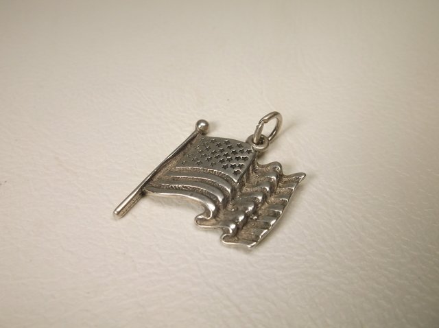 Nice Sterling Silver US Flag Charm: .