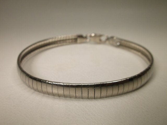 Nice Heavy Sterling Silver Thick Bracelet (1 of 1)