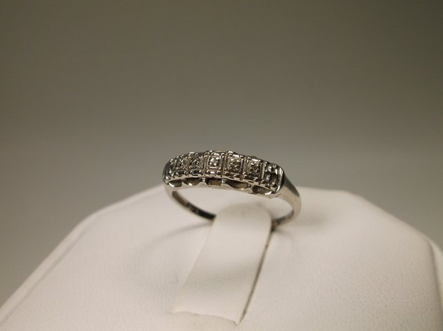 Beautiful 14kt White Gold Diamond Ring 6 (1 of 1)