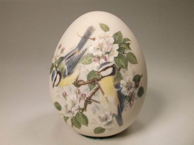 Nice Bluebird Porcelain Egg: .