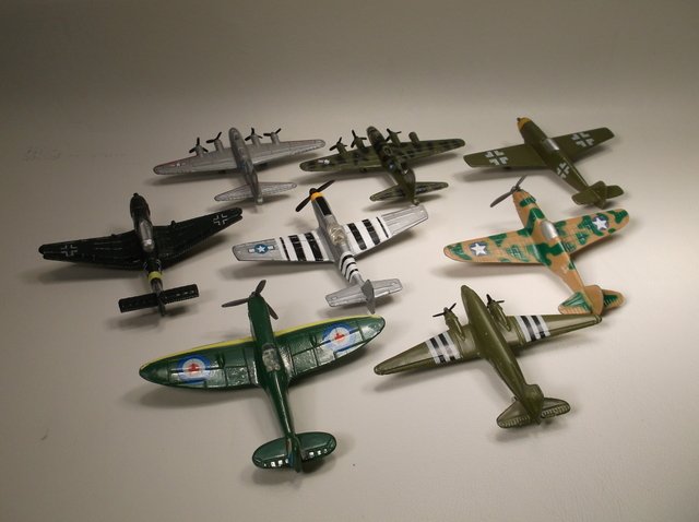 Nice Die cast Bomber Airplane Lot (1 of 1)