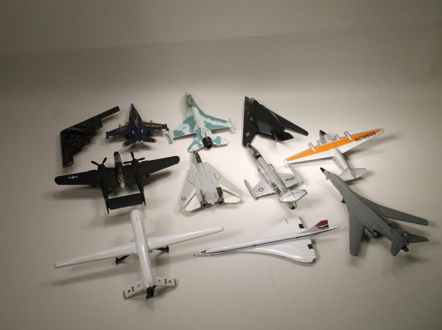 Various Die cast Airplanes Lot (1 of 1)