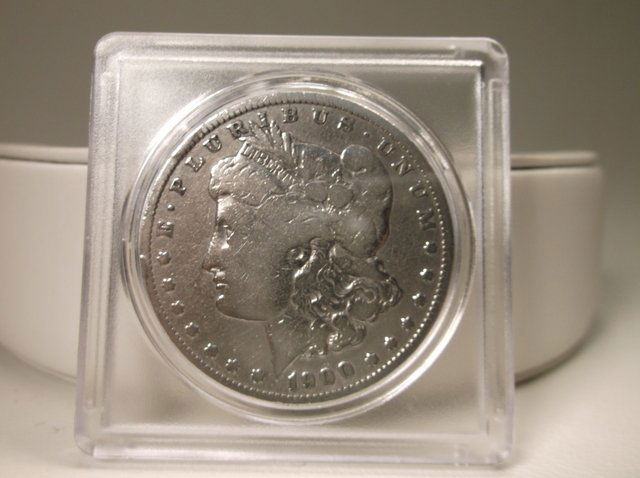 1900 O US Silver Morgan Dollar Turn Century (1 of 2)