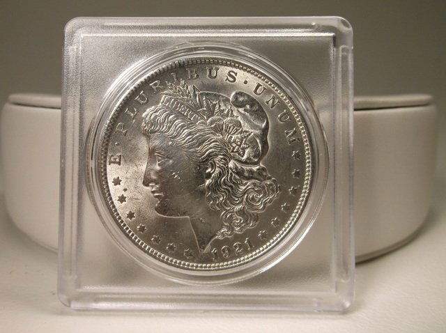1921 US Silver Morgan Dollar (1 of 2)