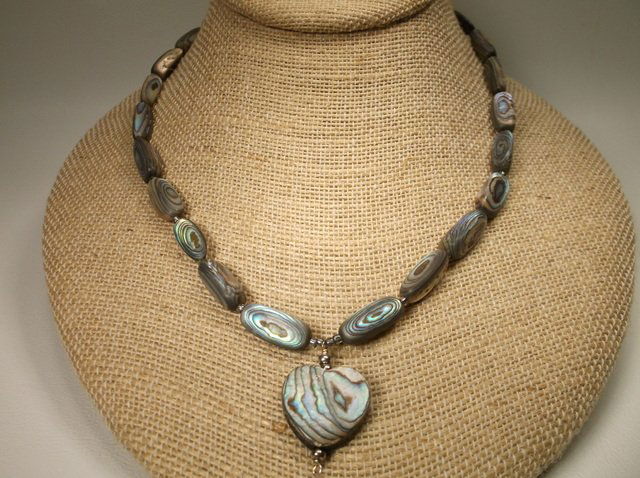 Beautiful Sterling Silver Abalone Necklace: .