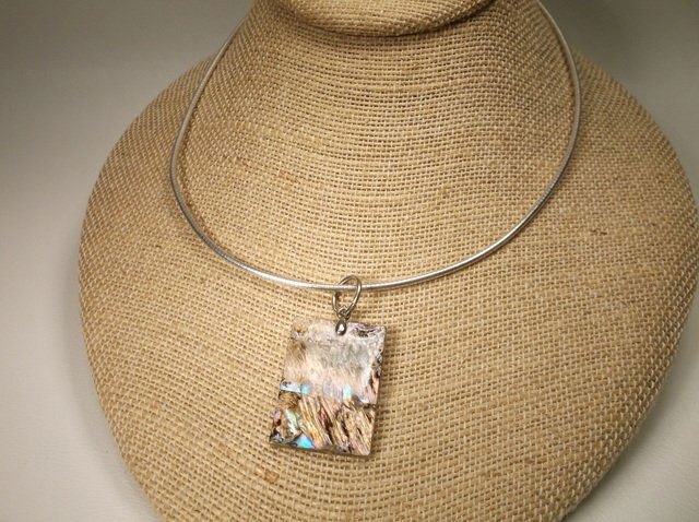 Beautiful Sterling Silver Abalone Necklace: .