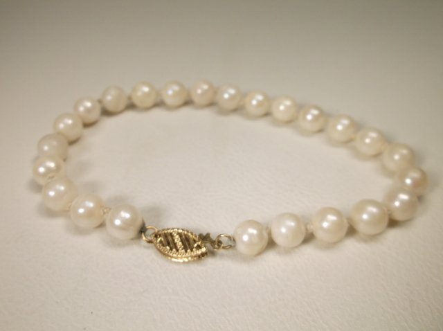 Gorgeous 14kt Gold Natural Pearl Bracelet 7" (1 of 2)