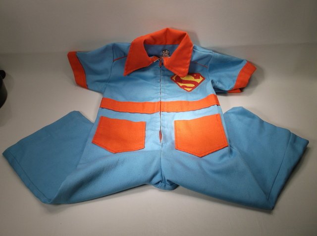 Vintage 1970s Superman Halloween Costume (1 of 3)
