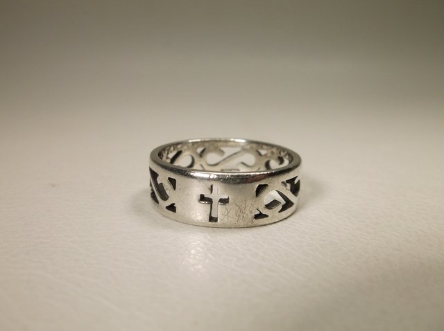 Nice Sterling Silver Cross Band Ring 8 (1 of 1)