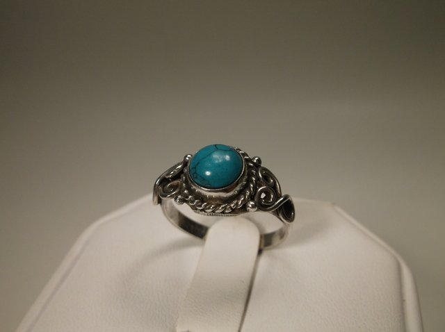 Beautiful Sterling Silver Turquoise Ring 7 (1 of 1)