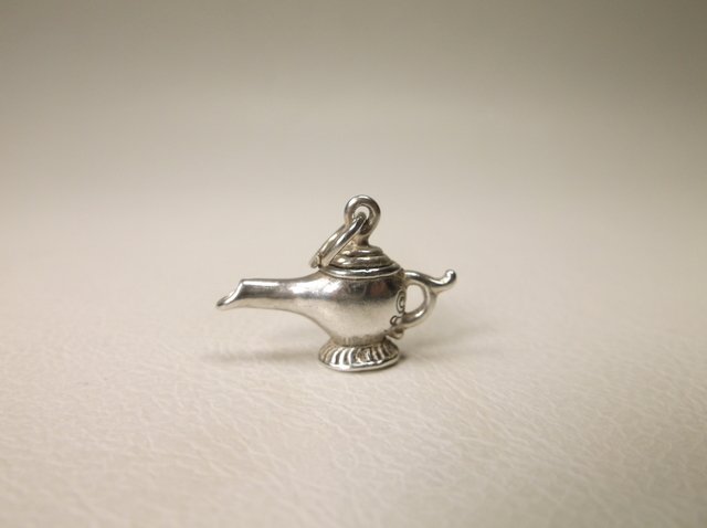Beautiful Sterling Silver Genie Vase Charm (1 of 1)