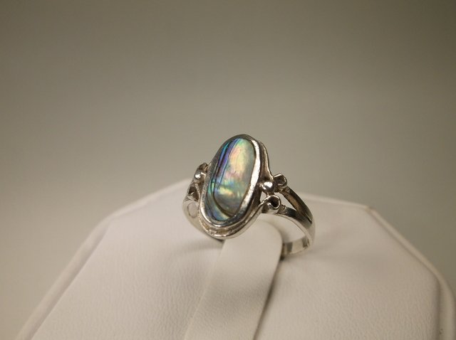 Beautiful Sterling Silver Abalone Ring 6: .