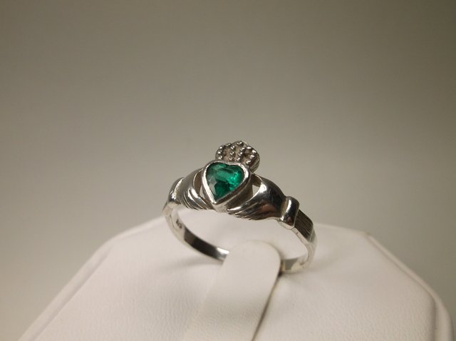 Nice Sterling Silver Claddagh Ring 8.5 (1 of 1)