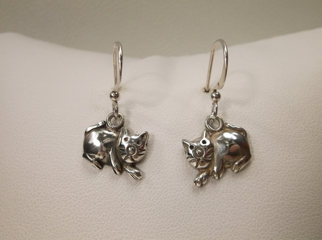 Nice Sterling Silver Kitty Cat Earrings (1 of 1)