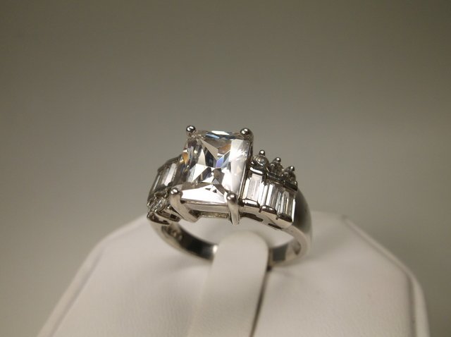 Gorgeous Sterling Silver CZ Mens Ring 10 (1 of 1)