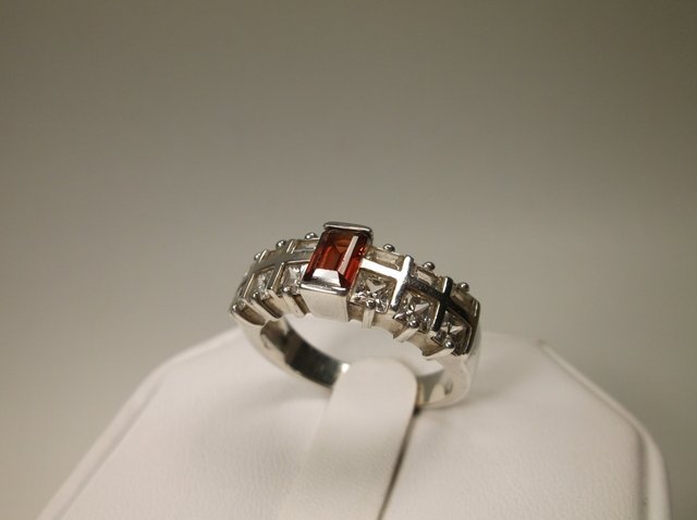 Gorgeous Sterling Silver Garnet Cocktail Ring 8 (1 of 1)