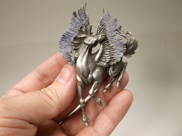 Beautiful Large Pegasus Brooch (1 of 1)