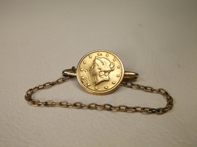 Beautiful 1840s US $1 Gold Coin Brooch 24k (1 of 1)