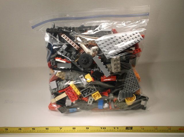 Huge 1 Gallon Bag of Lego Brand Legos Mix (1 of 1)