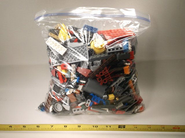 Huge 1 Gallon Bag of Lego Brand Legos Mix (1 of 1)