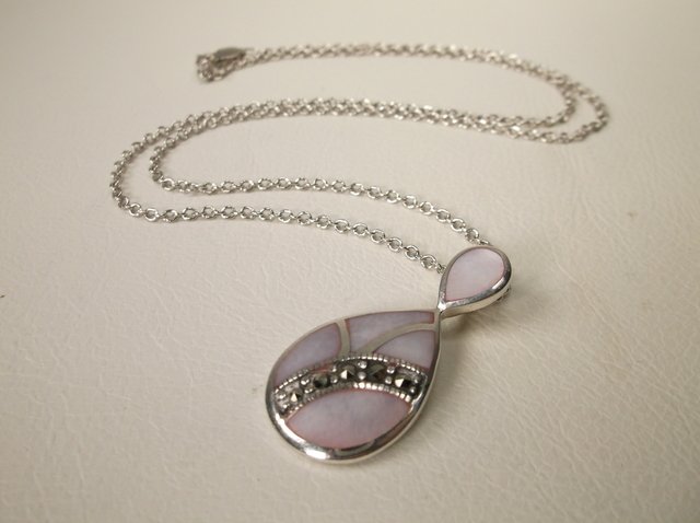 Beautiful Sterling Silver MOP Necklace (1 of 1)