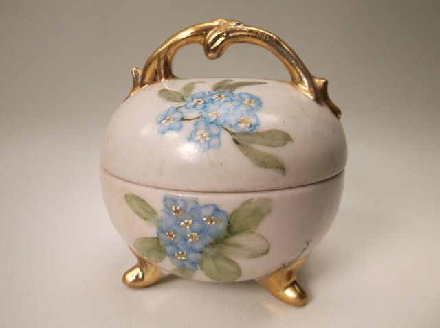 Beautiful Hand Painted Powder Dish Thelma Alboa (1 of 3)