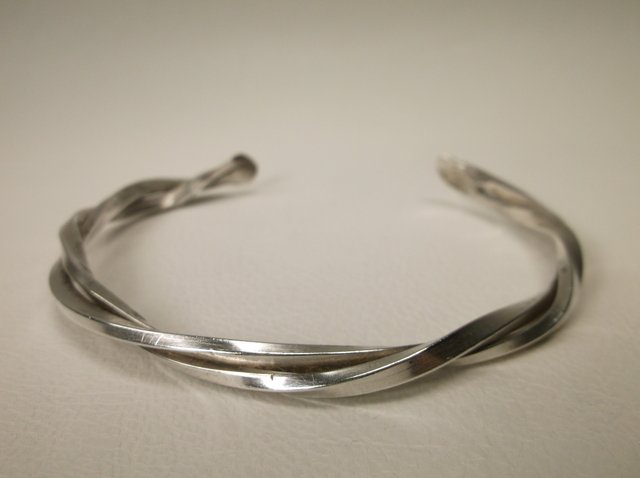 Beautiful Heavy Sterling Silver Cuff Bracelet (1 of 1)