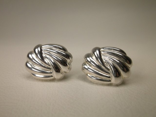 Beautiful Sterling Silver Stud Earrings (1 of 1)