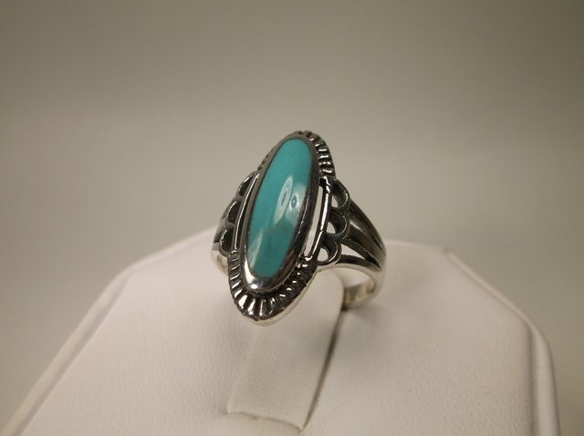 Gorgeous Sterling Silver Turquoise Ring 7 (1 of 1)