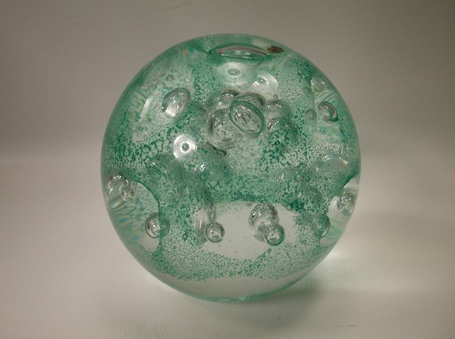Beautiful Large Art Glass Paperweight (1 of 2)
